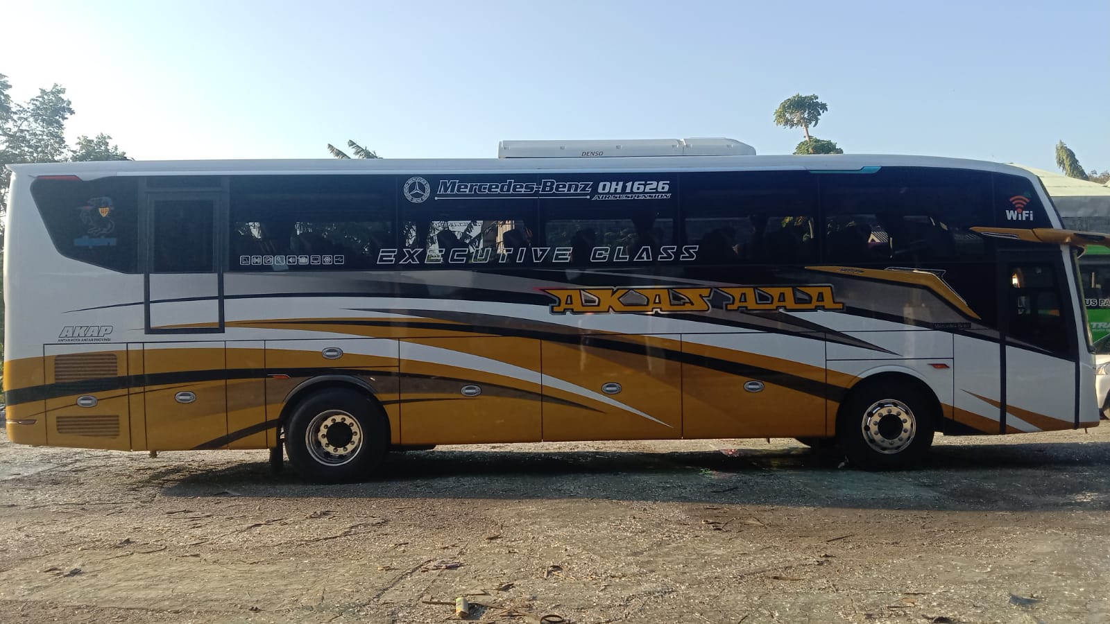 AKAS AAA24-MERCEDES BENZ-OH 1626 L (4X2)