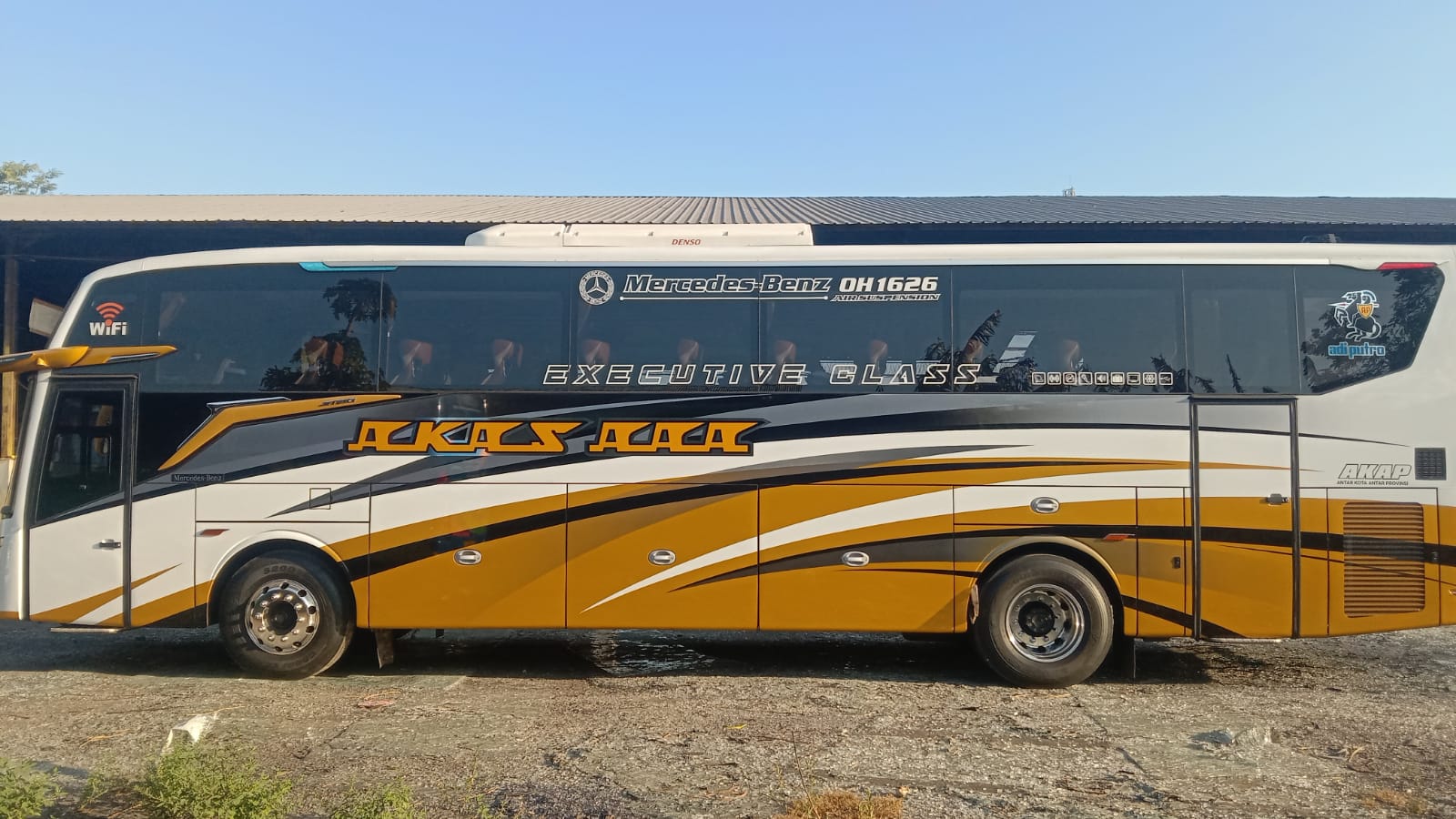 AKAS AAA24-MERCEDES BENZ-OH 1626 L (4X2)