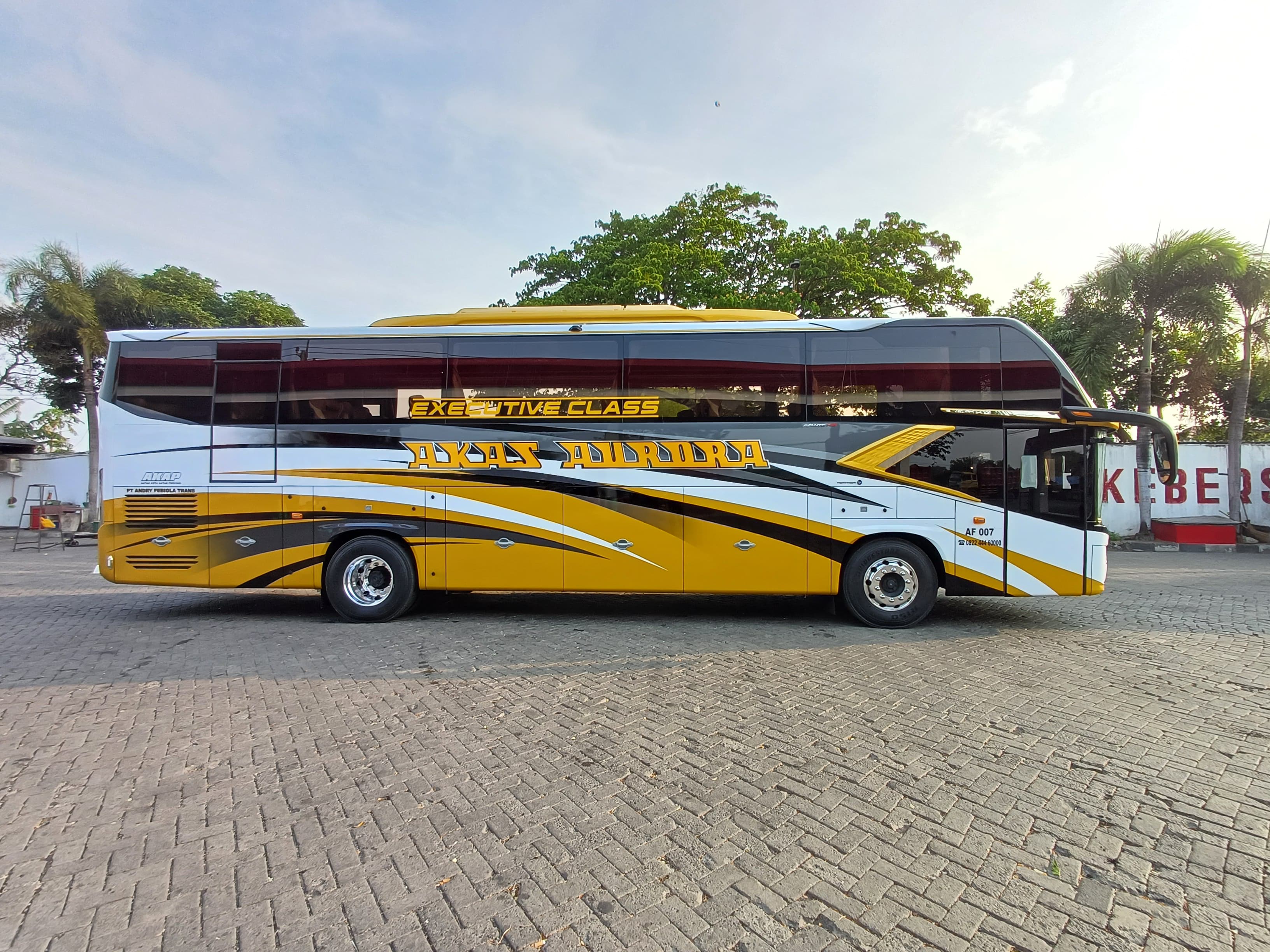 AF 007 /  ANDROMEDA-MERCEDES BENZ-OH 1626 L 4X2 M