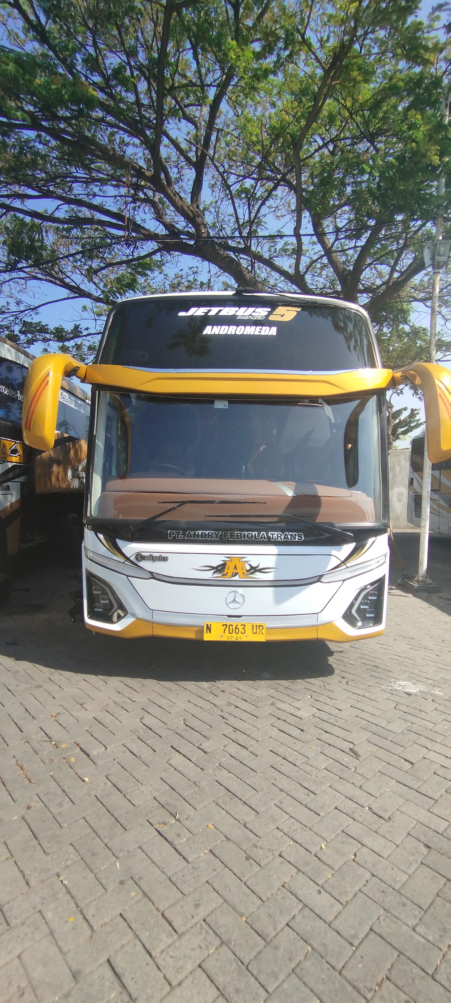 AKAS AAA24-MERCEDES BENZ-OH 1626 L (4X2)