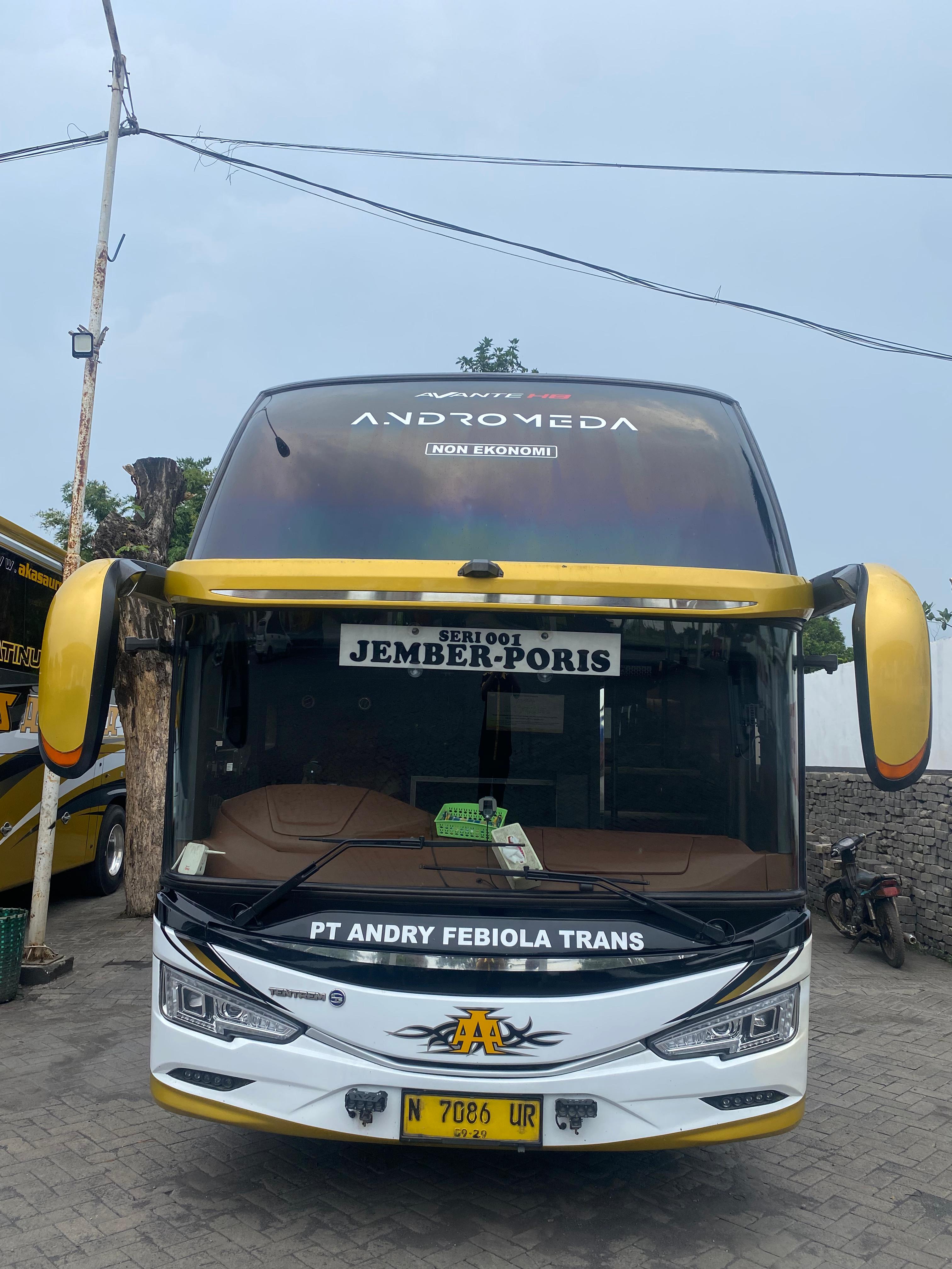 AF 007 /  ANDROMEDA-MERCEDES BENZ-OH 1626 L 4X2 M