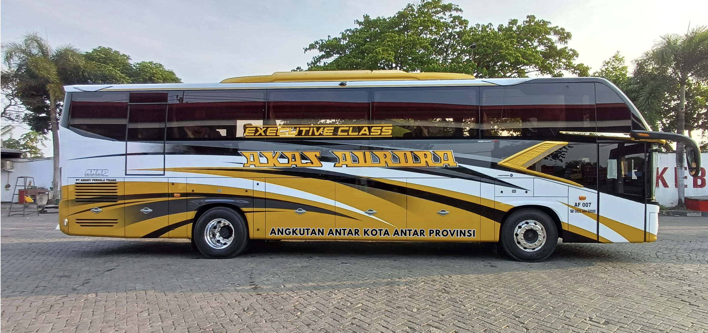 AF 007 /  ANDROMEDA-MERCEDES BENZ-OH 1626 L 4X2 M