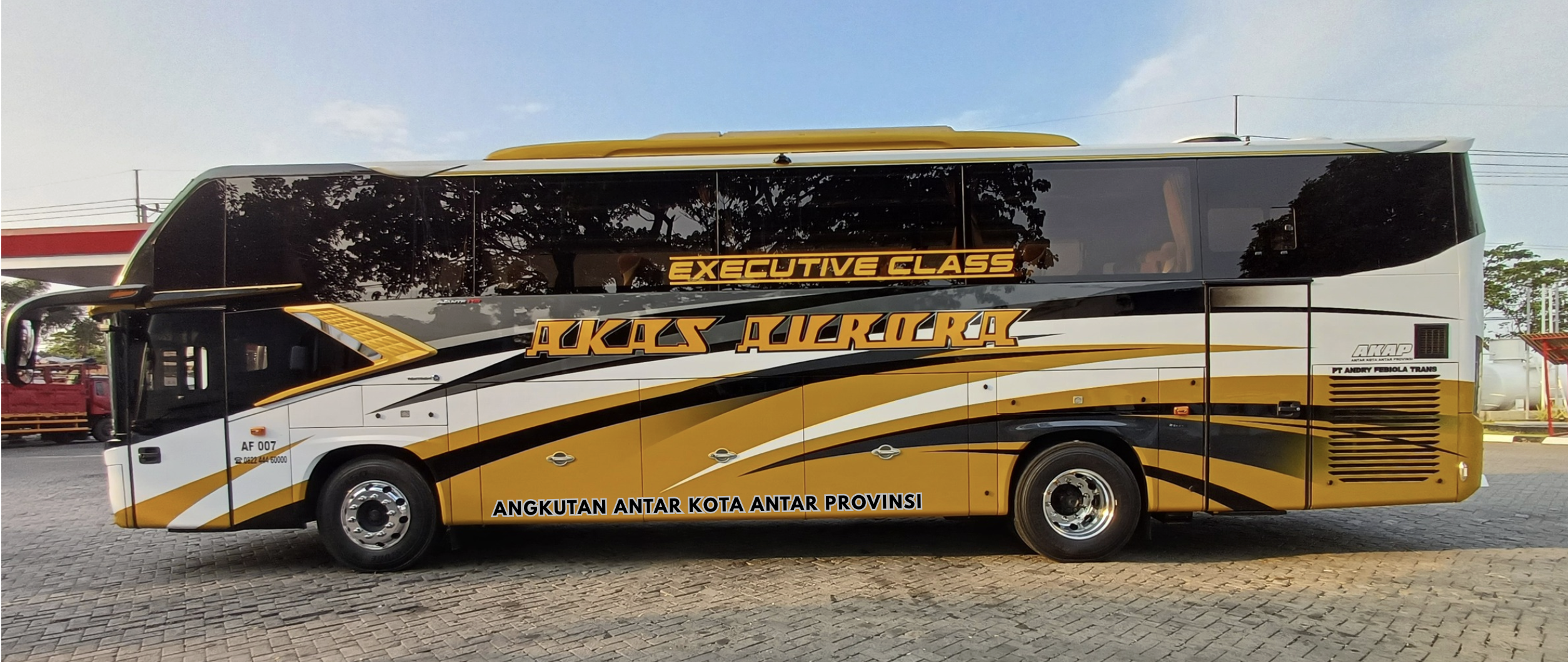 AF 007 /  ANDROMEDA-MERCEDES BENZ-OH 1626 L 4X2 M